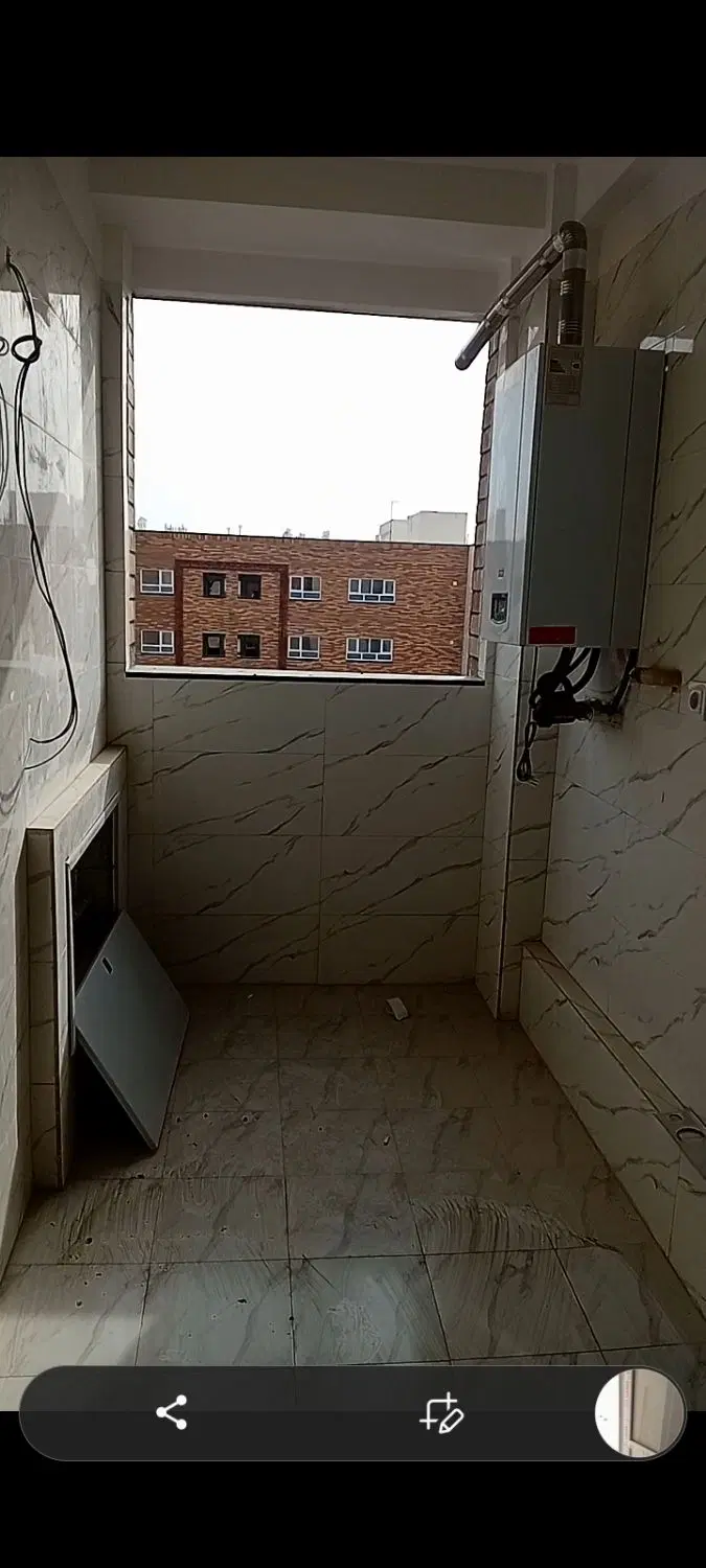 واحد ۹۸ متری  روبروی دانشگاه