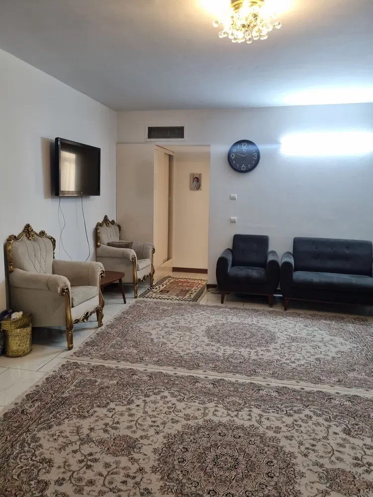 67متر دوخواب روبه آفتاب آسانسور انباری