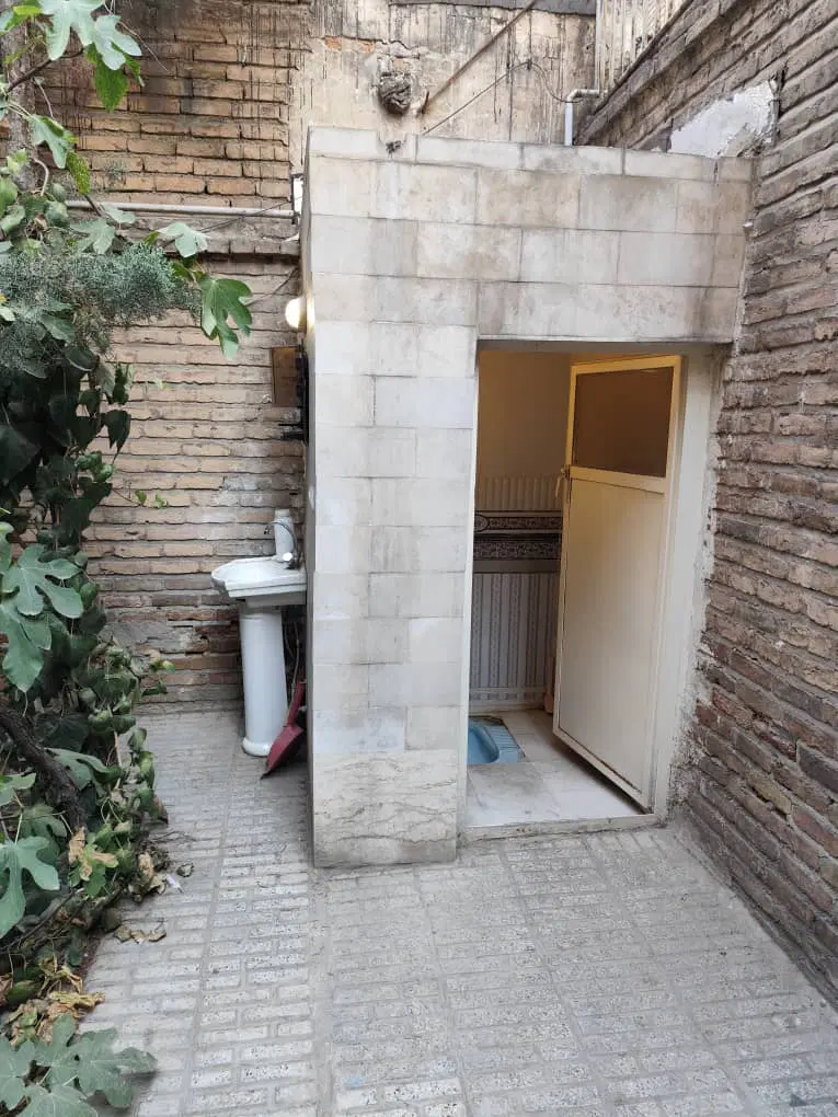 اجاره خانه دربست در دو طبقه و نیم باسازی شده