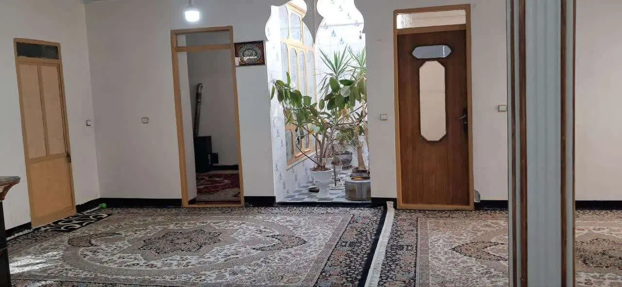 ساختمان ویلایی در مرکز شهر نورآباد