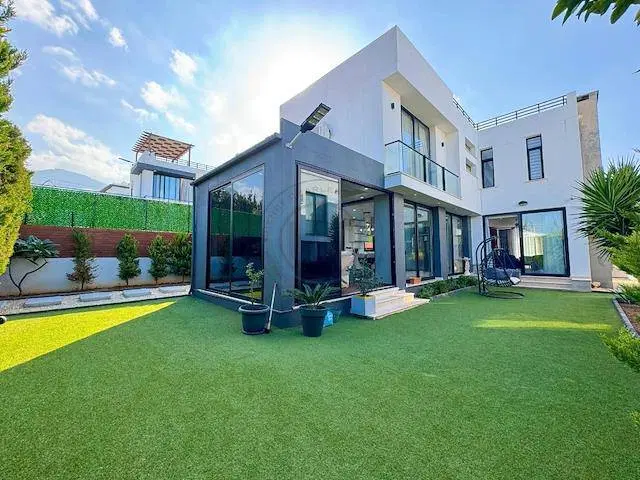 ملک ویلایی
