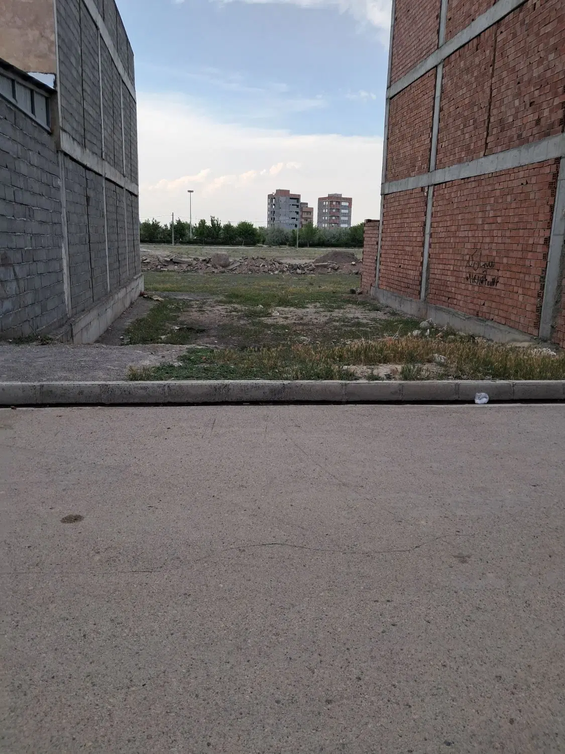 زمین مسکونی ۱۶۲ متر در شهرک نجف زاده