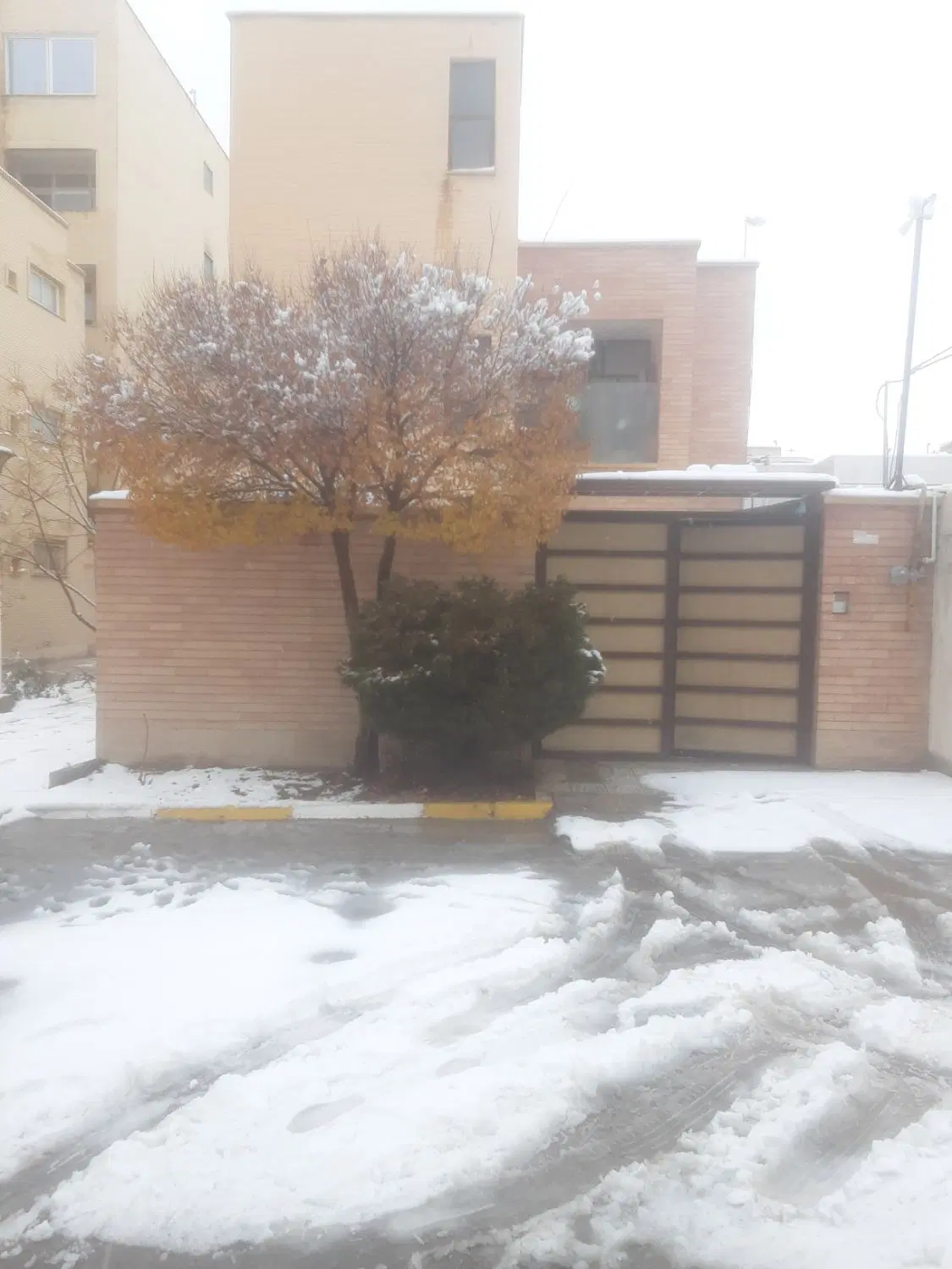 فروش همکف با درب اختصاصی