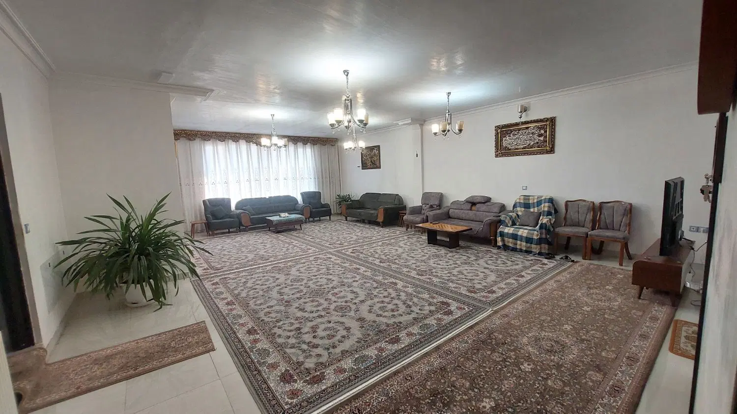 دو طبقه و پارکینگ ۲۰۰ متری