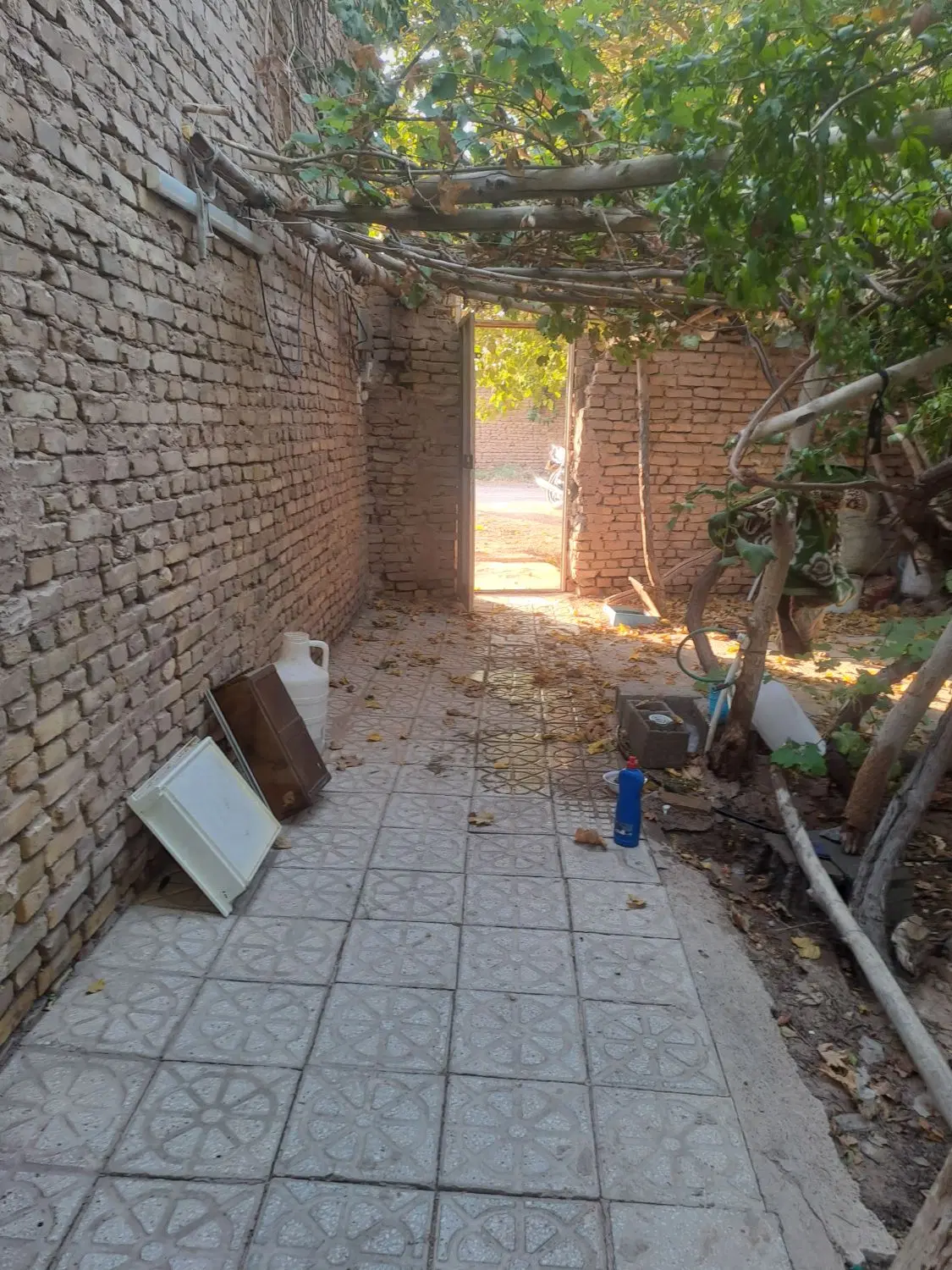 سلام خونه باغ ۴۰۰متری  رهن واجاره داده میشود