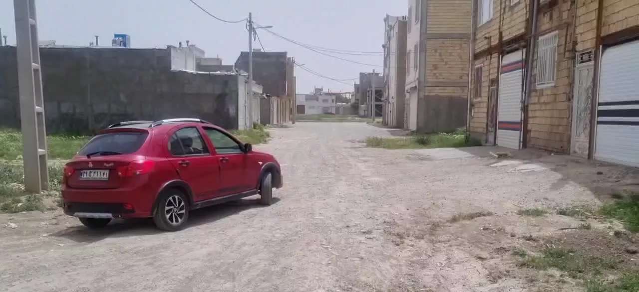 زمین ۲۰۰ متر