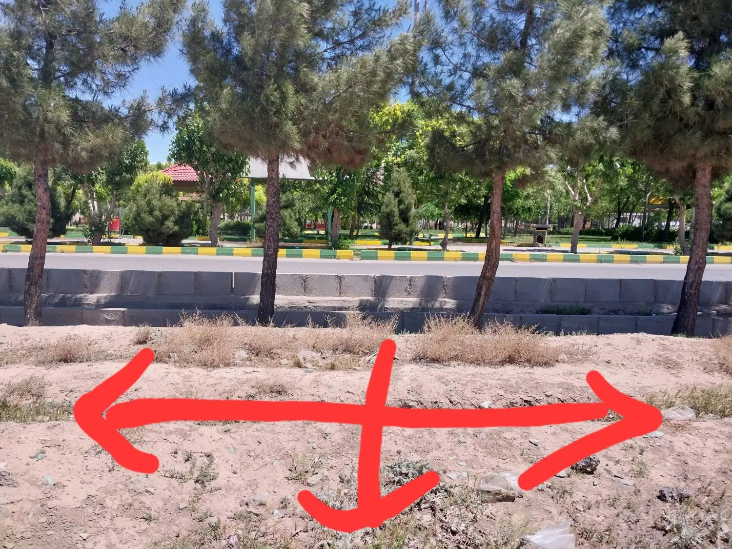 زمین ۳۳۰متری چسب بابت