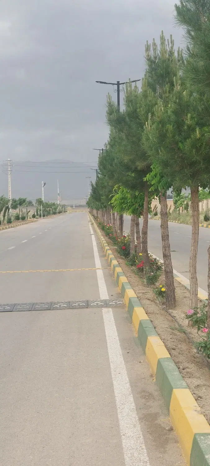 یک هکتار زمین کاربری صنعتی با مجوز سالن ۳۰۰۰ متر