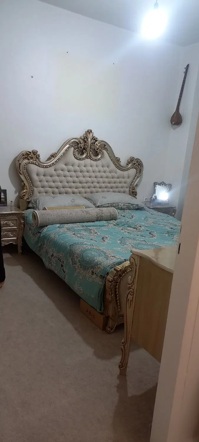 ملک فروشی