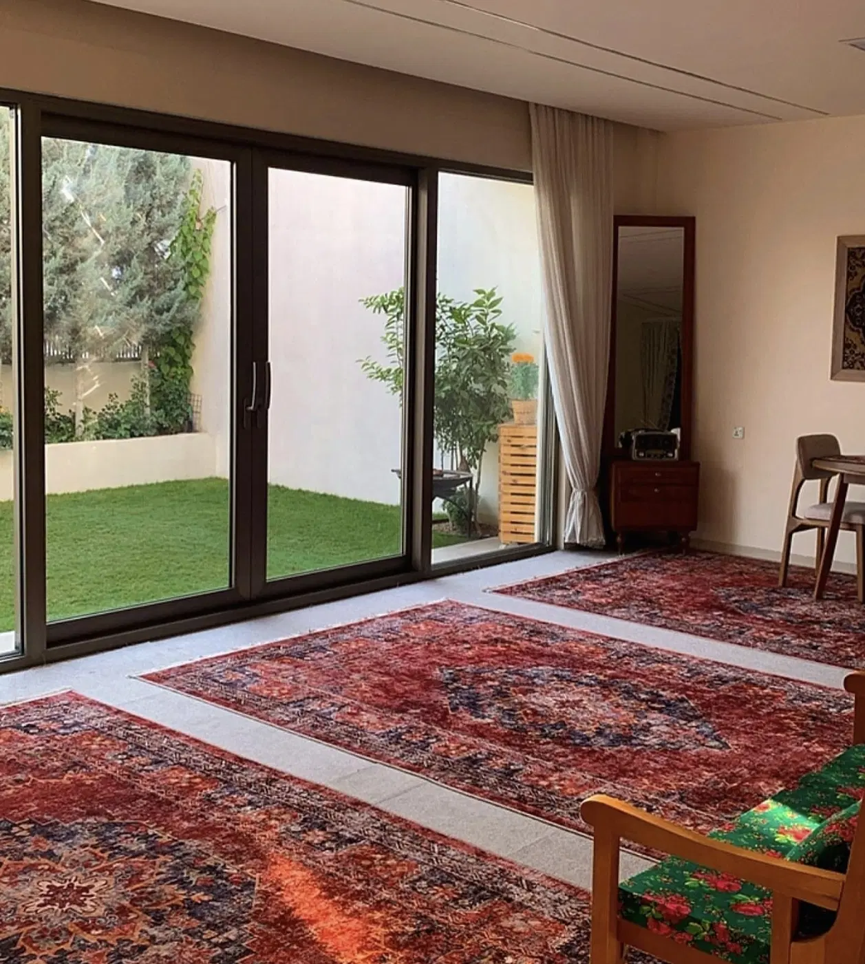 بلوار رضوان ویلایی شمالی (درب به حیاط)