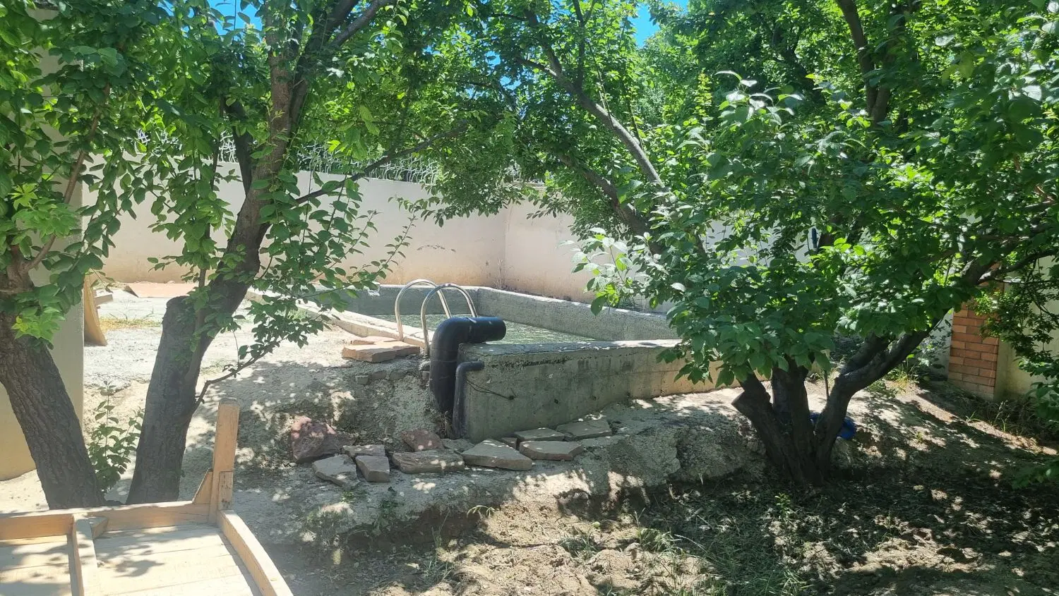 باغچه ۶۱۵متری زیبادشت