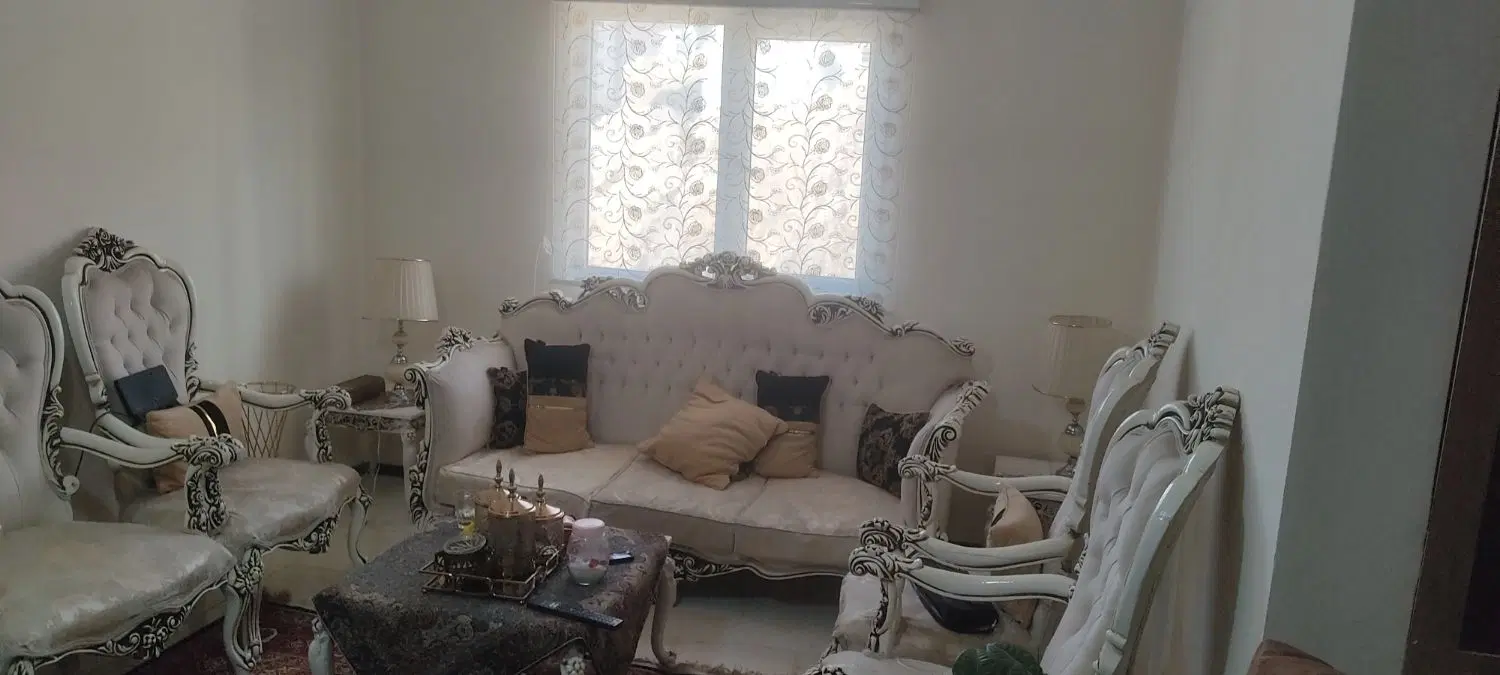هم خانه خانم متدین بالای چهل سال