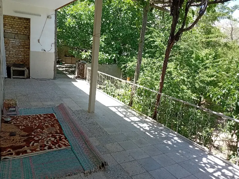 فروش۵۸۵متر باغ ویلا در بنادک‌سادات-بر خیابان اصلی