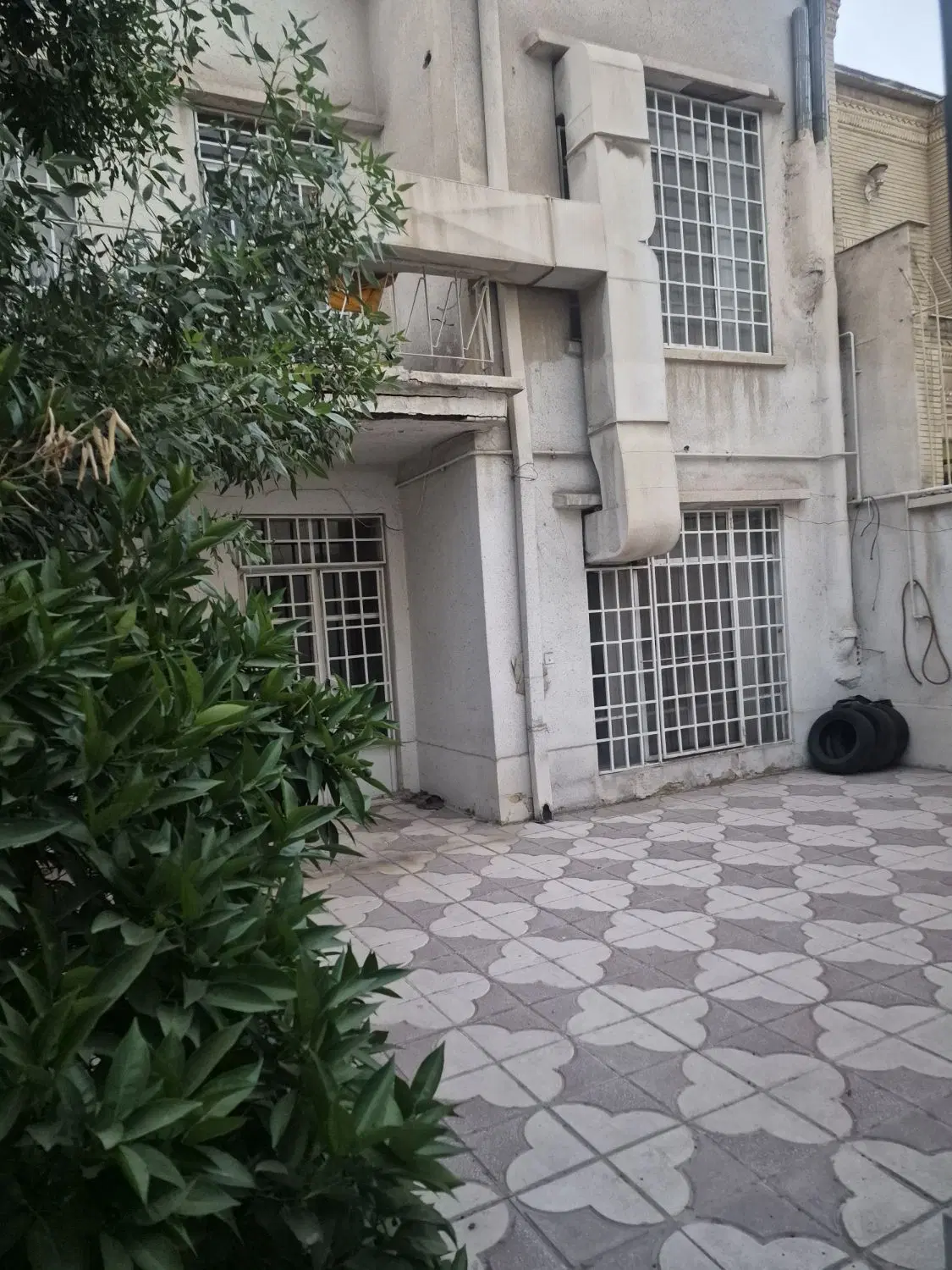 ویلایی ۱۰۰ متری سینما سعدی