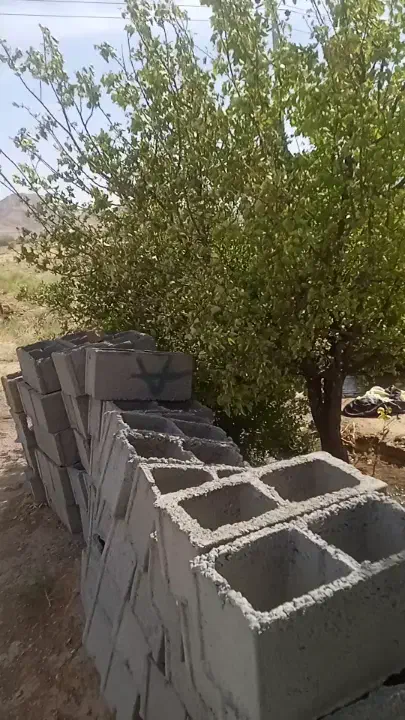 باغ میوه زعفران واقع درلاج همراه لوله کشی اب