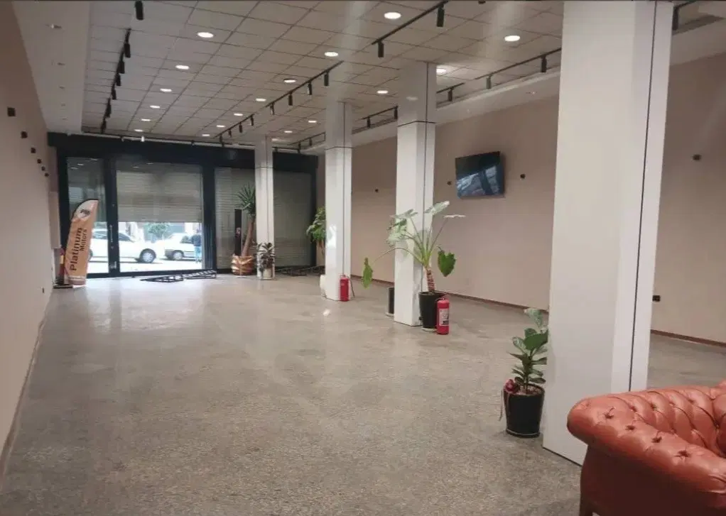 مغازه شیک بر ولیعصر