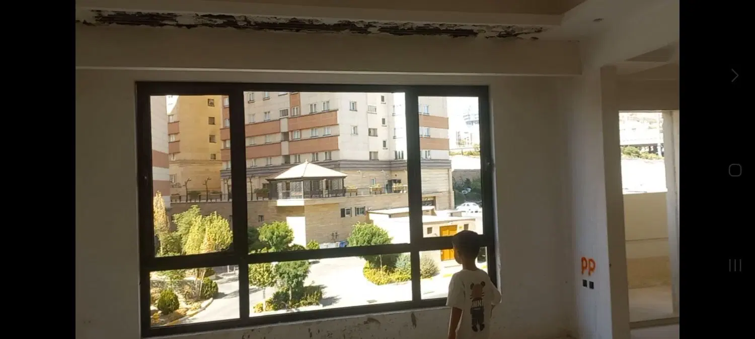 آپارتمان نوساز سه خواب فول امکانات میدان دریاچه