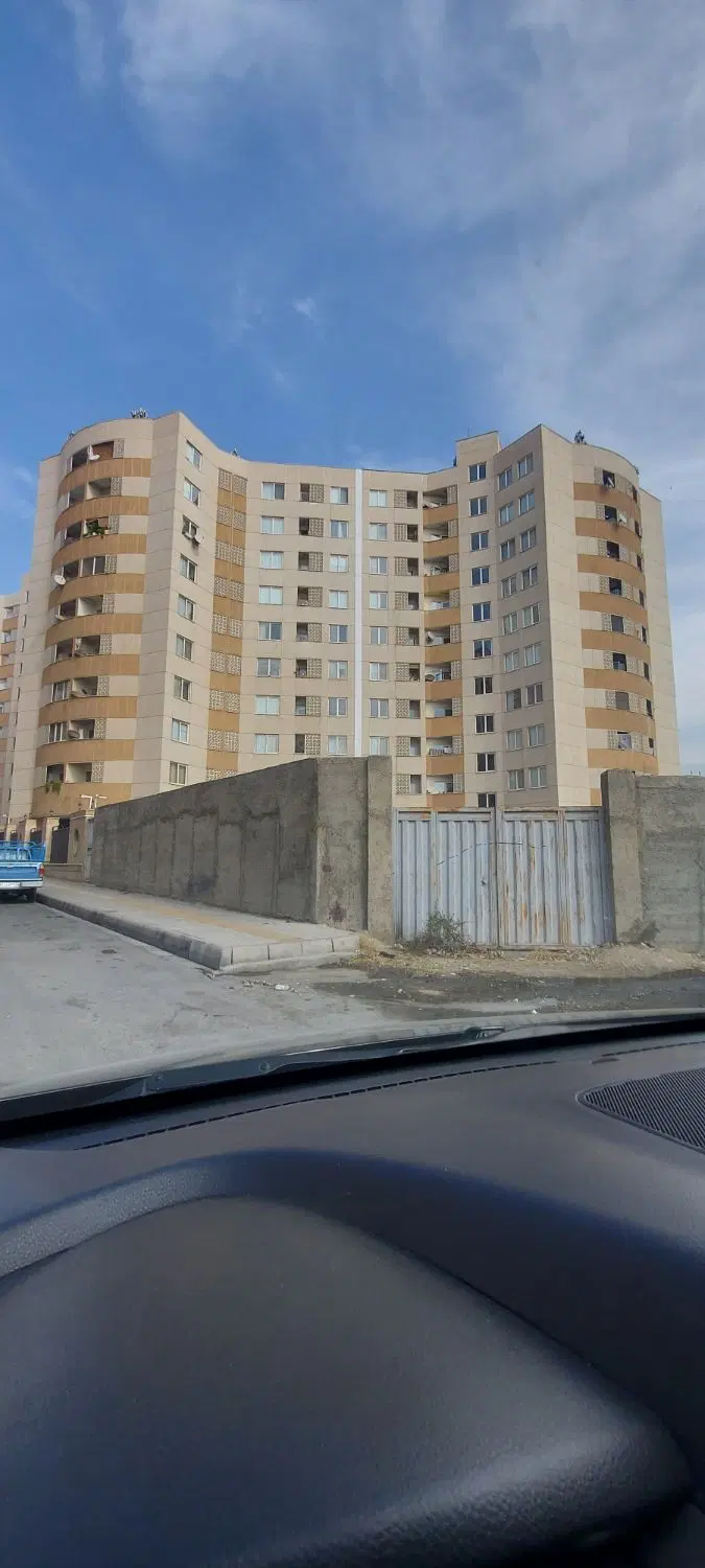 مجتمع بهارستان(خیابان حلال احمر)