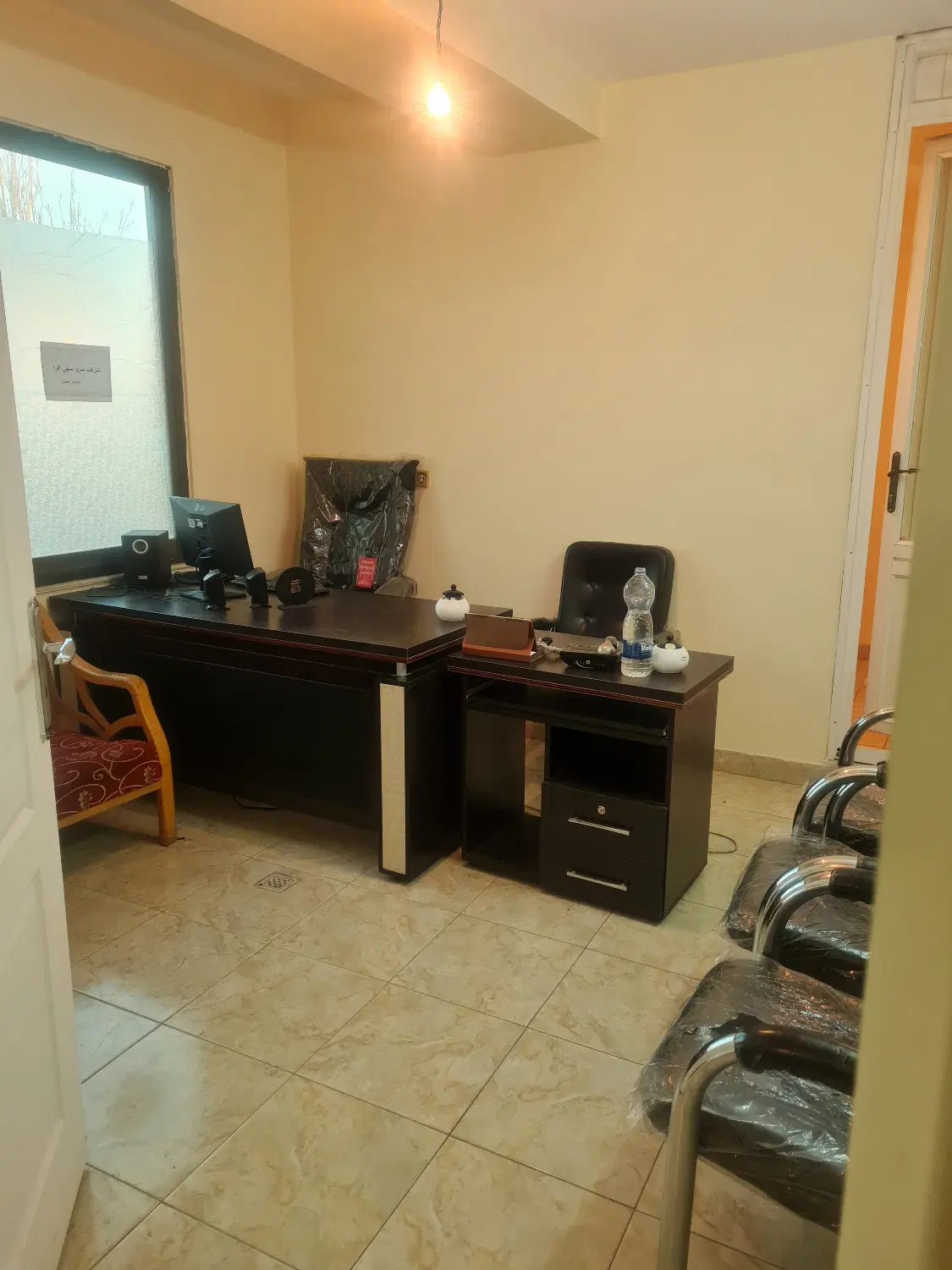 اجاره یک واحد دفتر خدماتی
