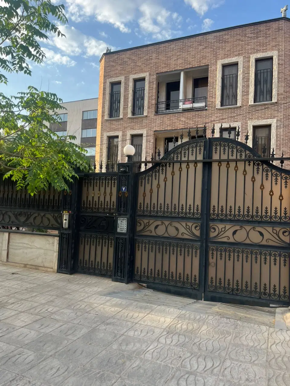 فروش آپارتمان۱۸۰ تک واحدی
