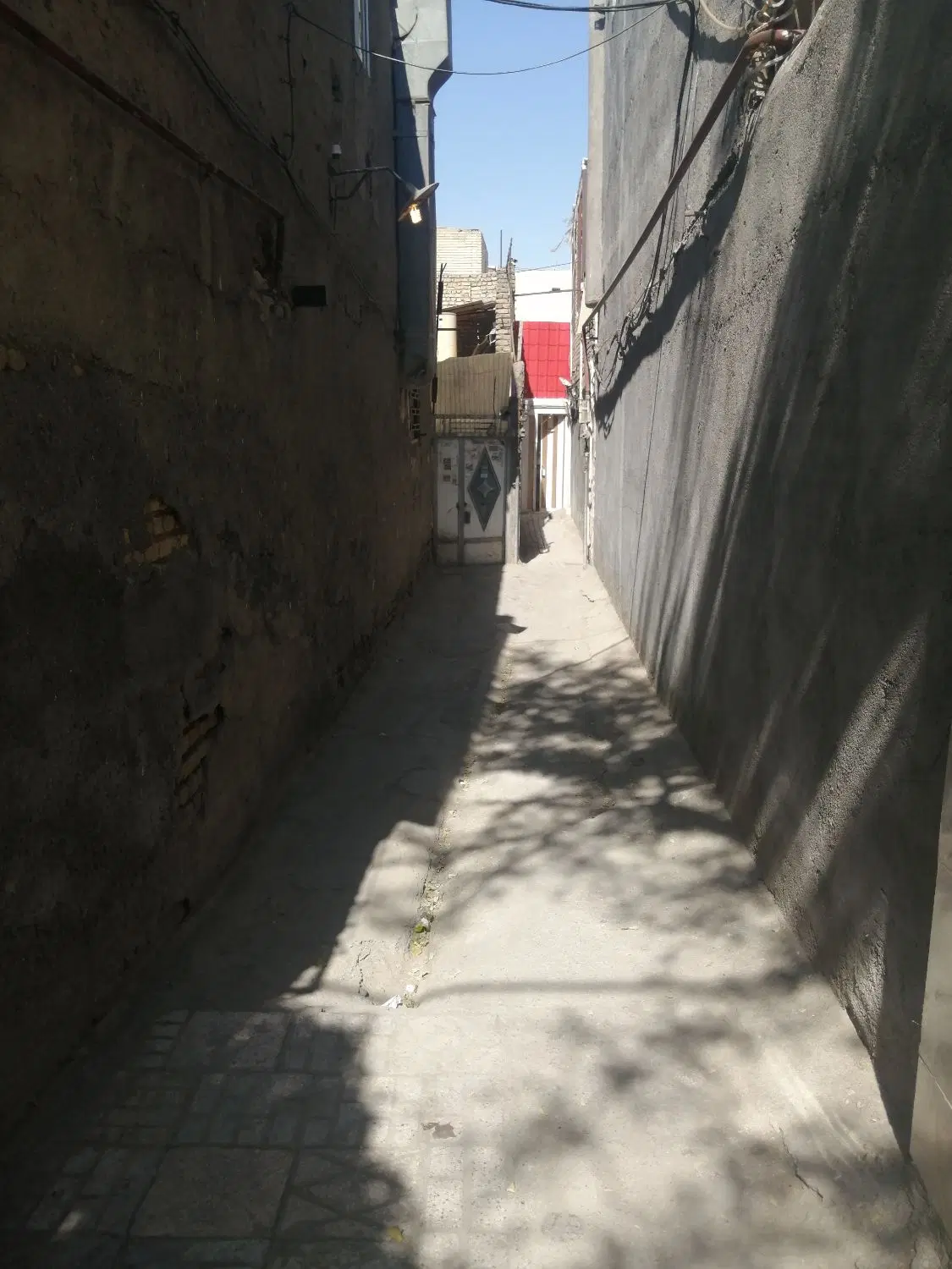 125متر خانه ویلای داخل کوچه 2متری 2طبقه