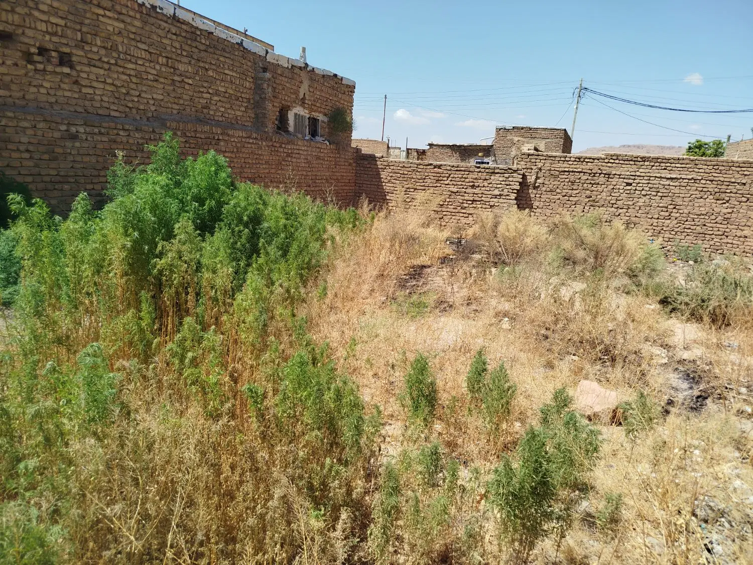زمین با کاربری مسکونی آناخاتون فقط معاوضه