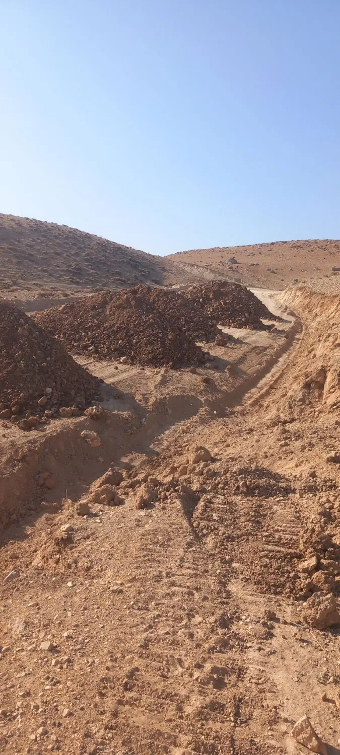 زمین در خاردان