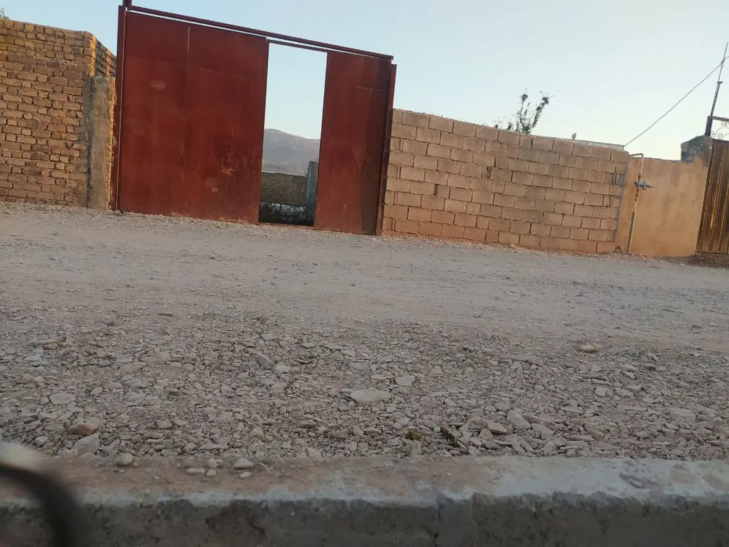 زمین واقع در تلوری
