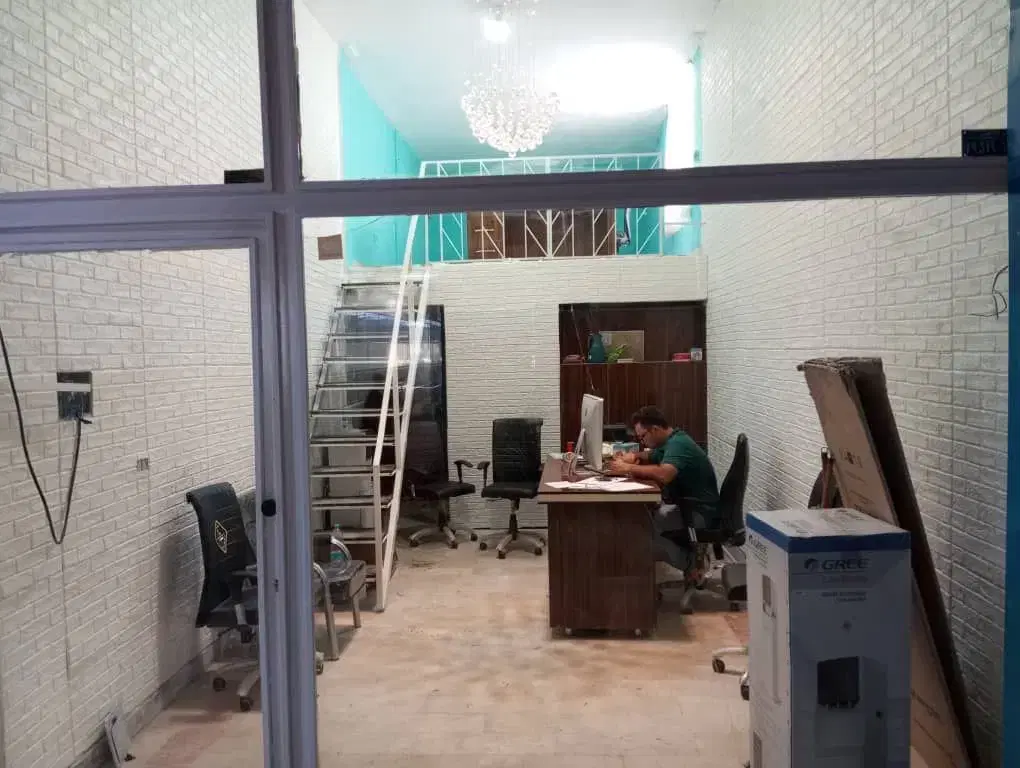 فروش فوری  ۶۰ متر مغازه فعال در پاساژ فردوسی قشم
