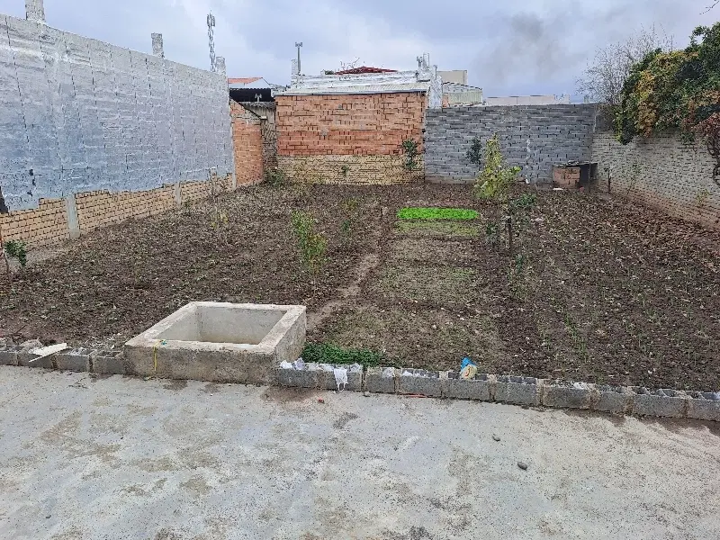 زمین خیابان منوچهری منوچهری ۴۰