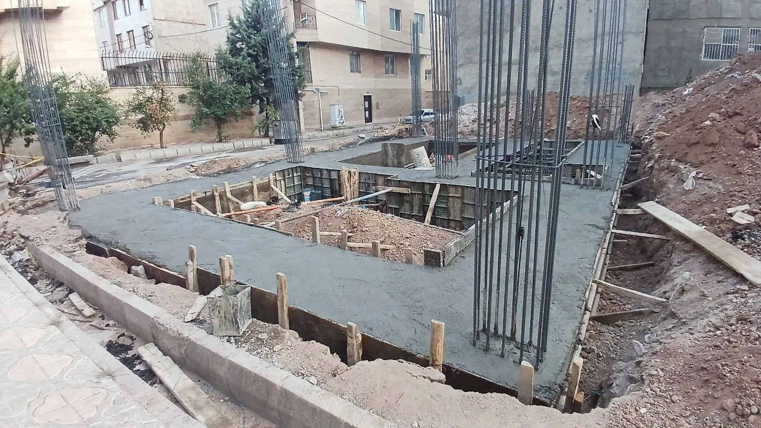 ۱۴۰ متر پونک تک واحدی پیش فروش