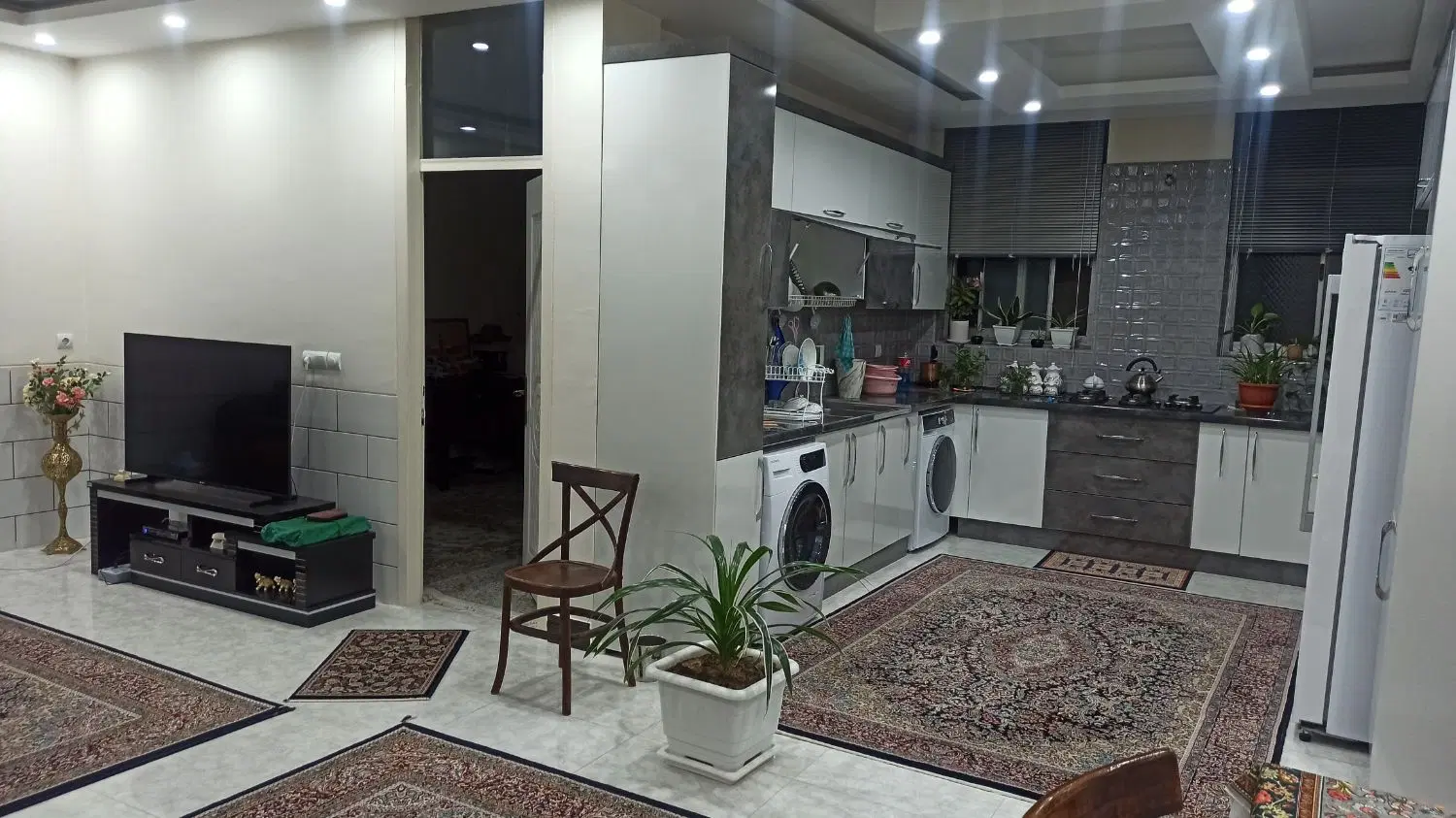 ویلایی ۲۰۰ متری شهرک بعثت فاز یک
