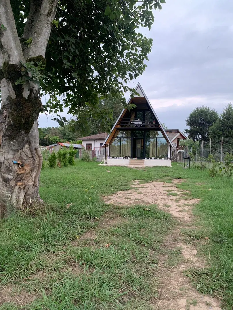 اجاره کلبه سوئیسی نوساز  نزدیک رودخانه