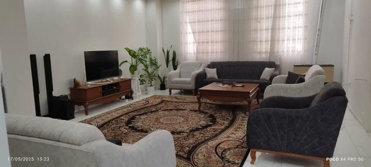 فروش آپارتمان ۹۰متری با۱۰مترحیاط اختصاصی