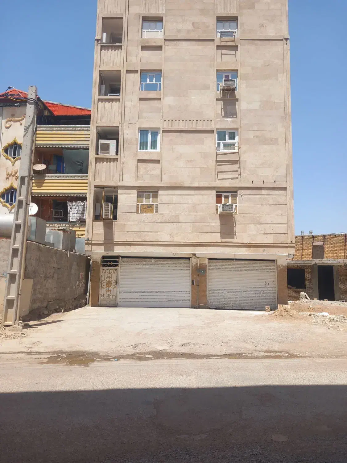 آپارتمان هشت بنگله