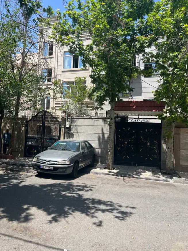 یک واحد۴۵ متری با پارکینگ وانباری
