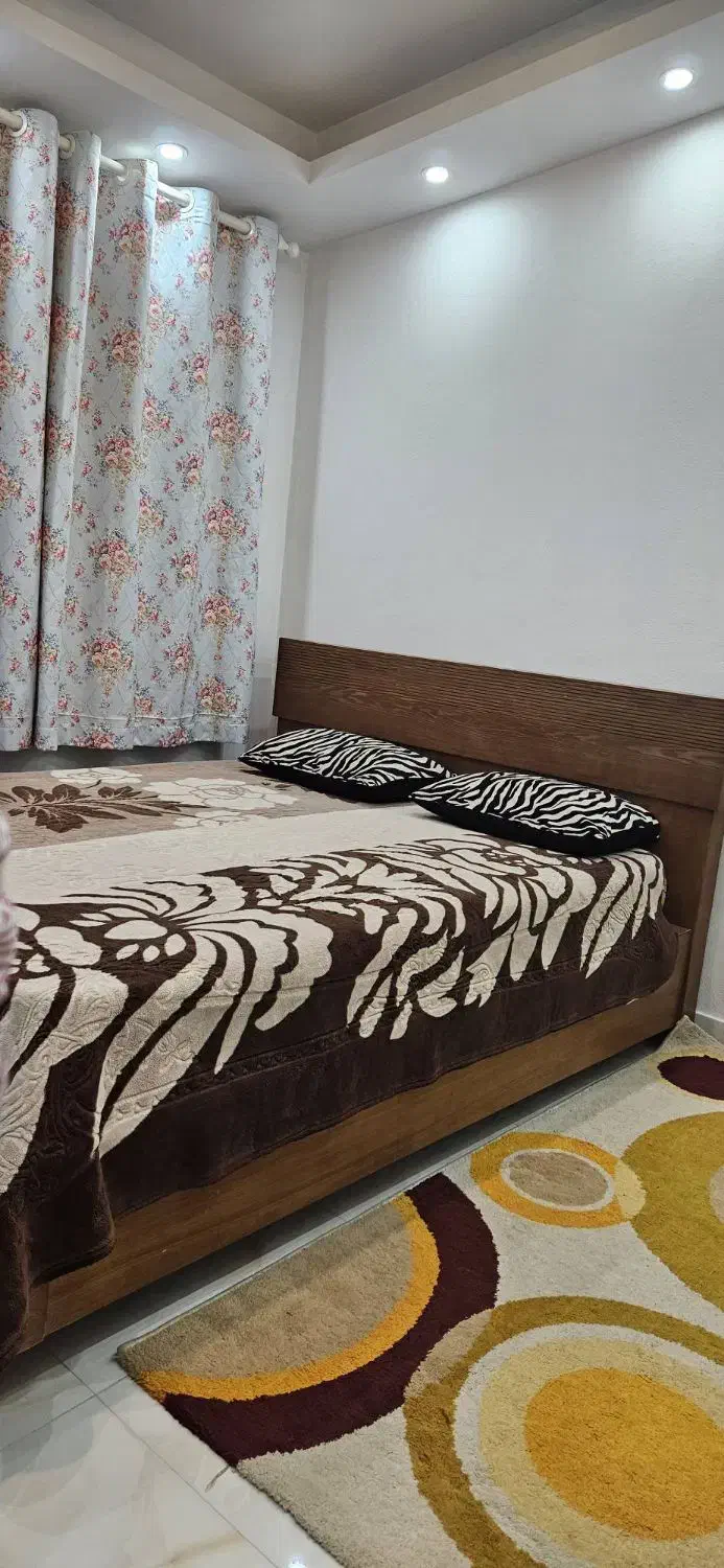 یک واحد ۶۵ متری مبله رو به دریا، برخیابان اصلی