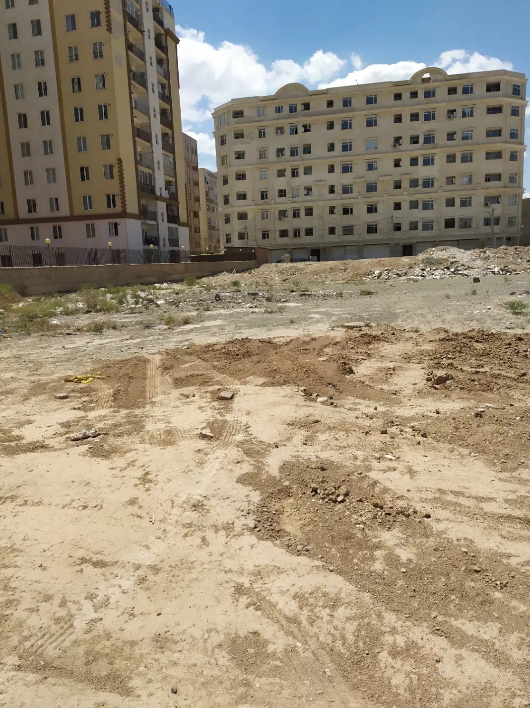 1000 متر زمین واوان گلها