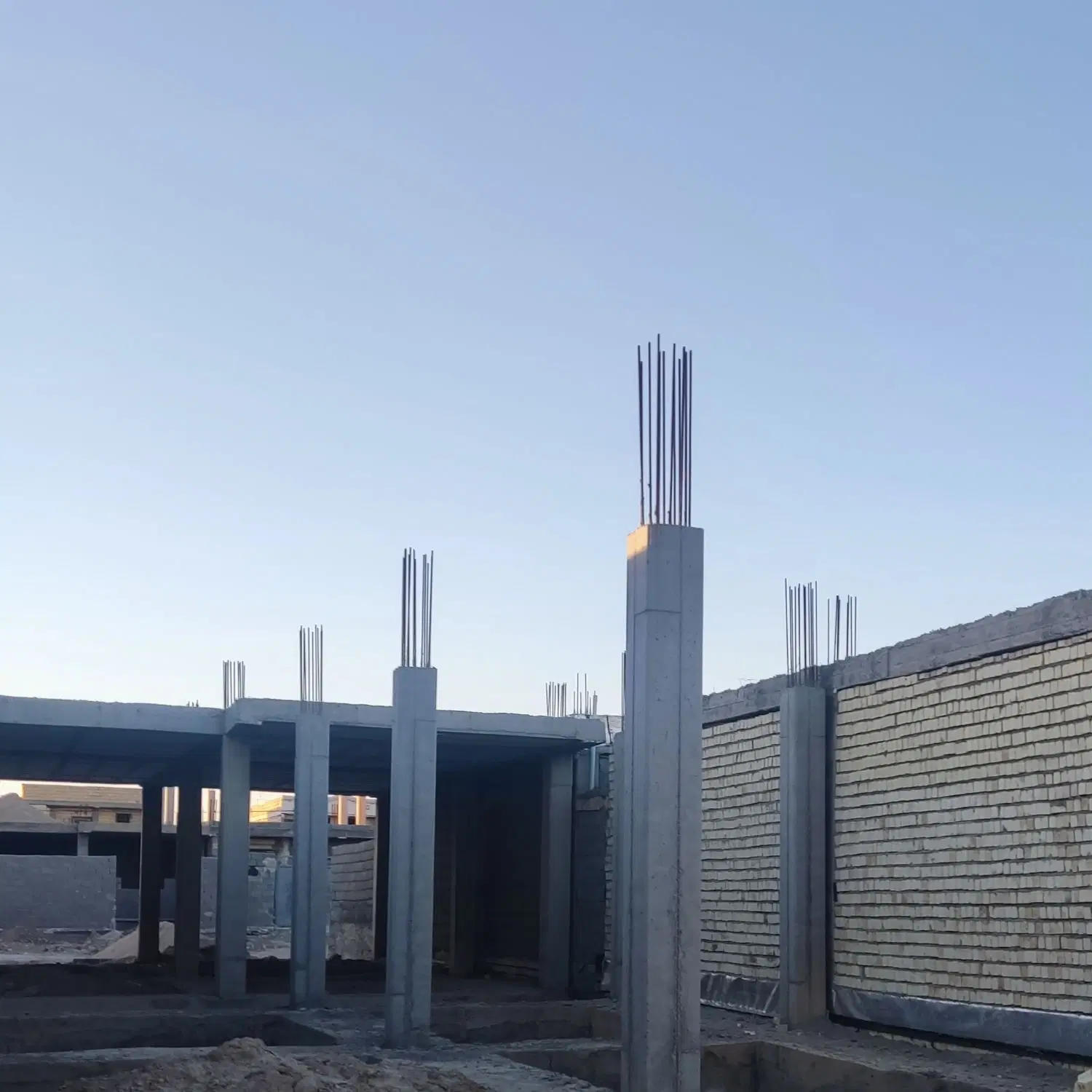 نیمه کاره در فردوس سربندر