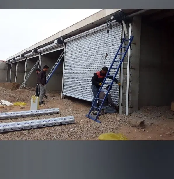 محوطه با هفت مغازه