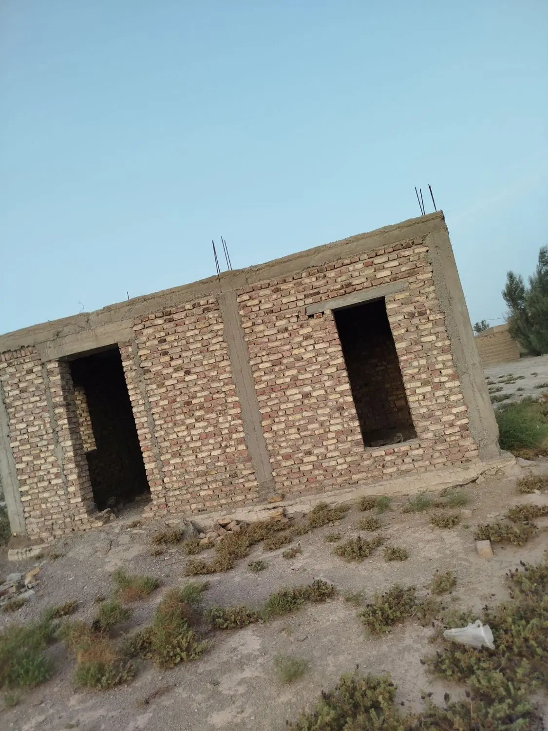 فروشی، خانه بنیاد مسکنی