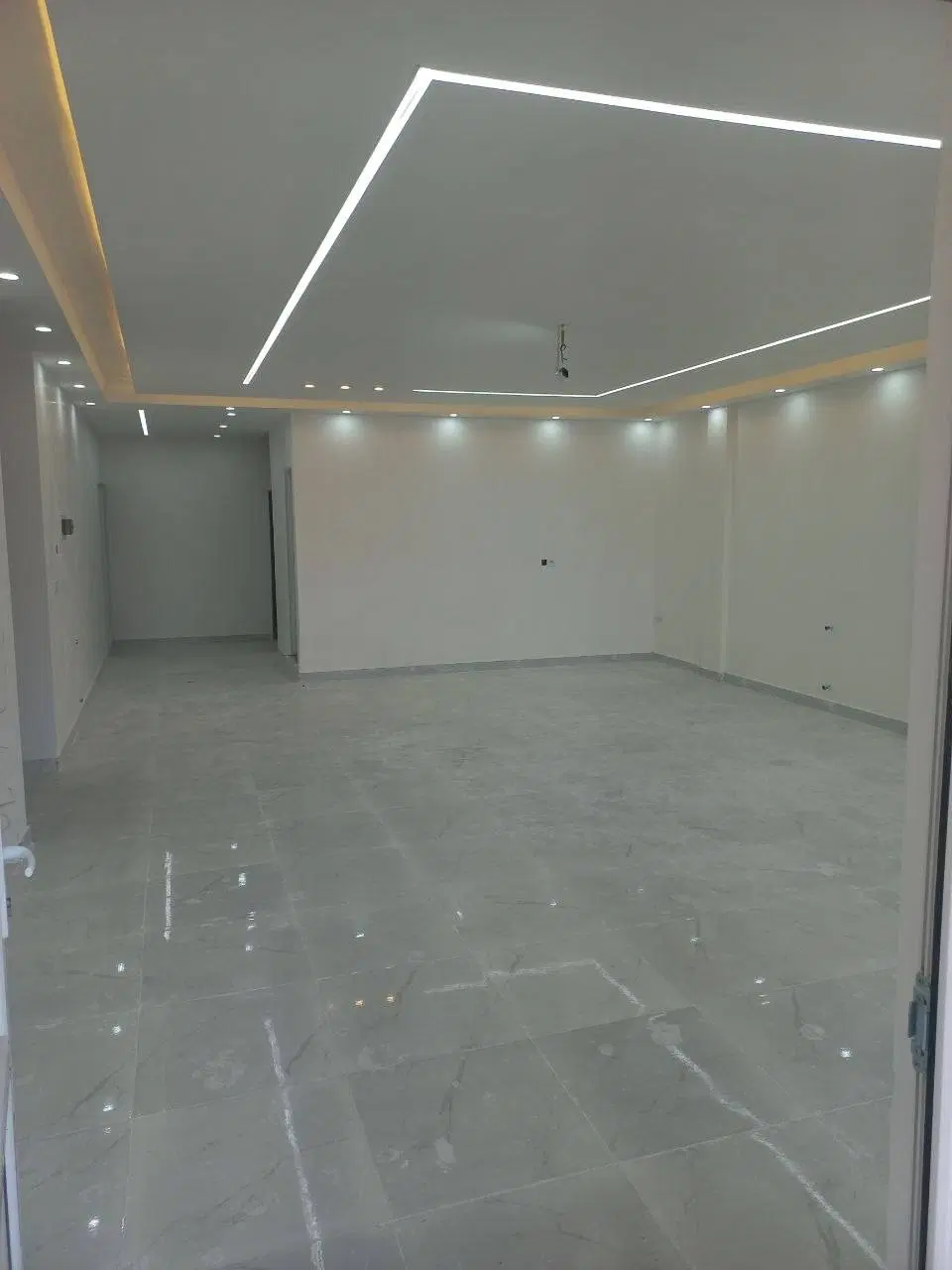 فروش آپارتمان _ ۲۱۰متری_ سه خواب در محله ای محبوب