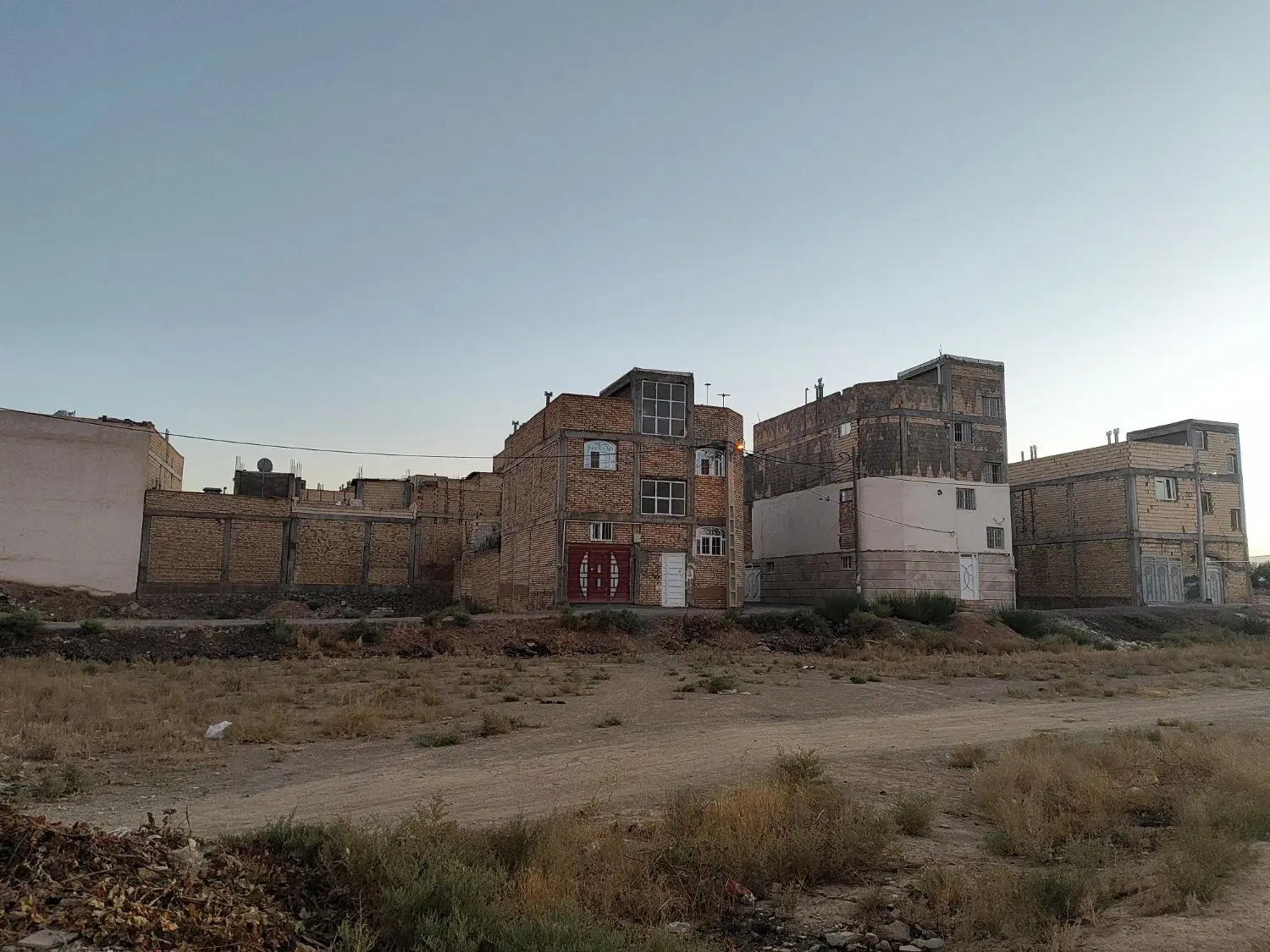 زمین مسکونی ۲۰۸ متری