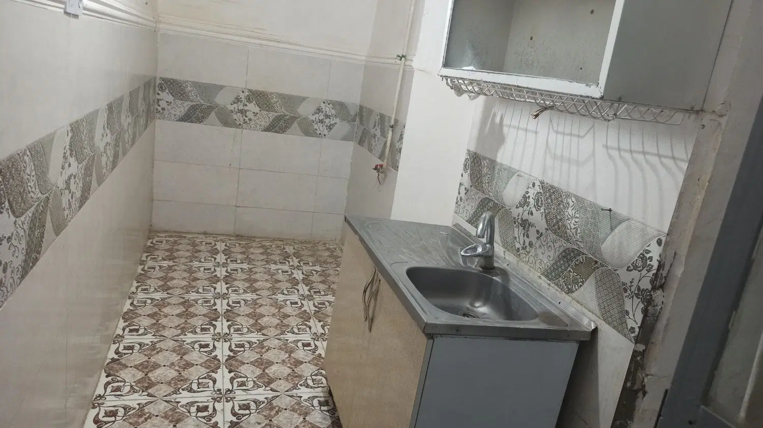 سلام فروش ساختمان دربست  باز سازی شده مرتب