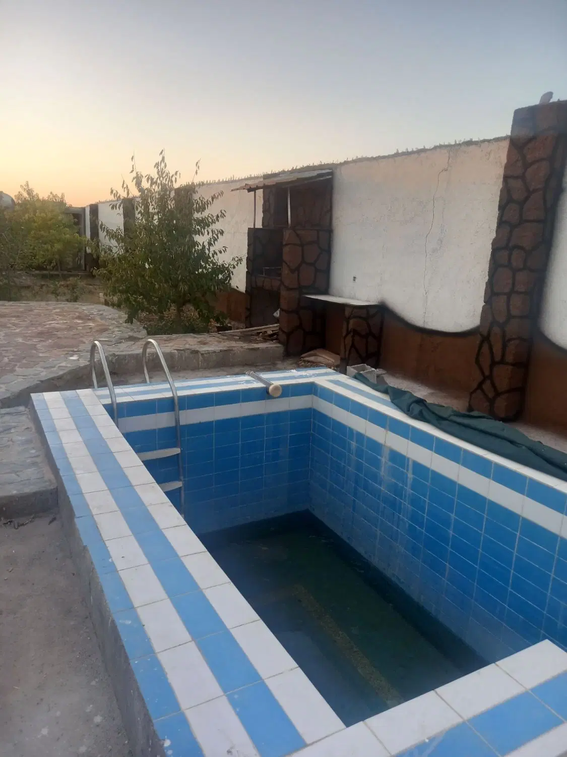 خونه باغ۳۵۰متری سندملک آب برق