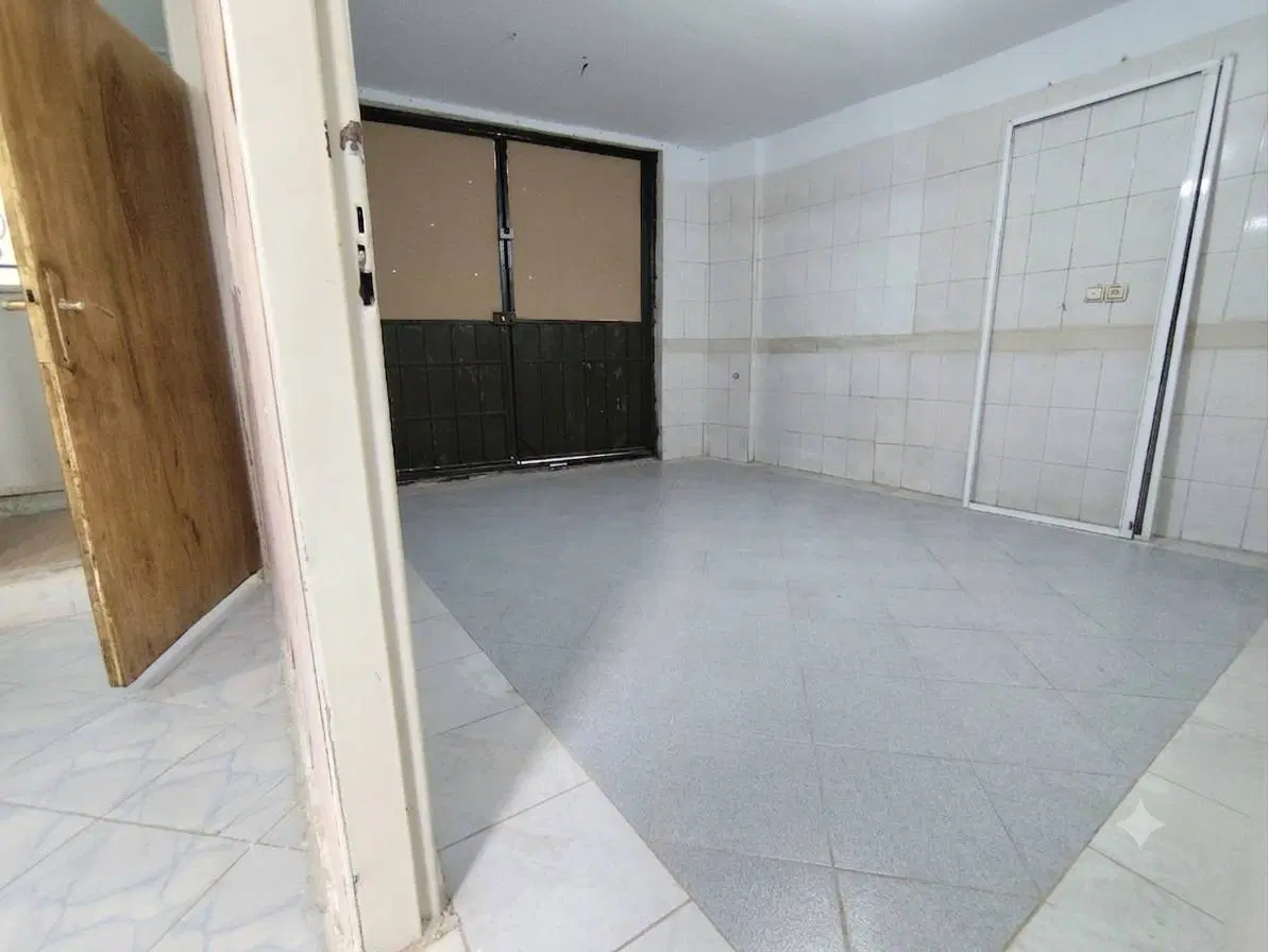 آپارتمانی خاص با مغازه