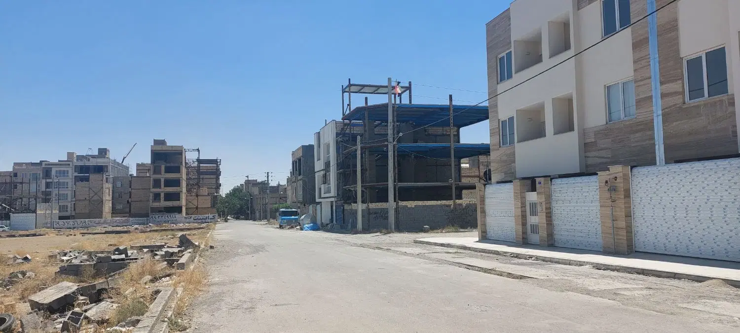 (۳۳۰ متر زمین روبروی مجتمع بنیاد فوقالعاده )