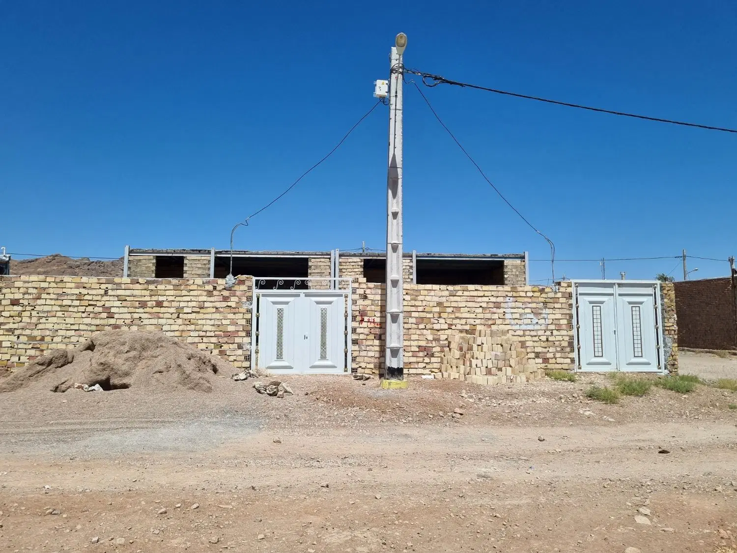 خانه نیمه ساز فروشی روستای فیروزآباد باامتیاز