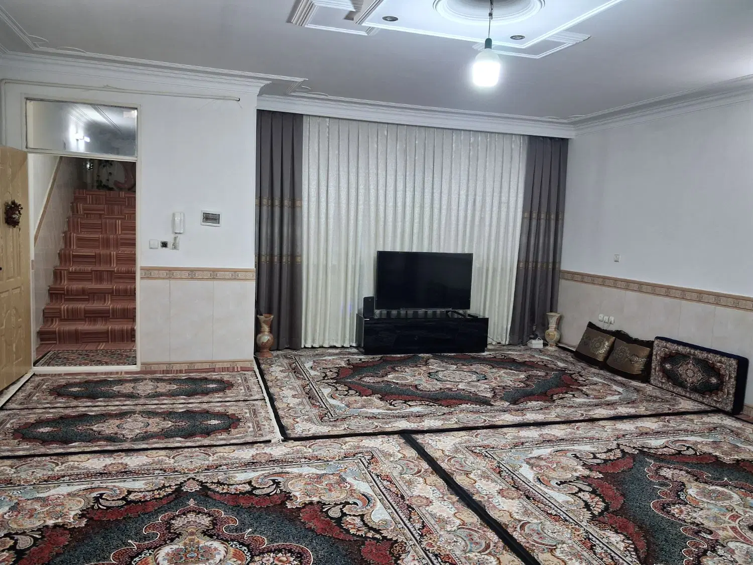 ملک فروشی