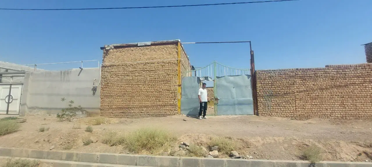 فروش زمین با ساخت حدود ۷۰۰ متر